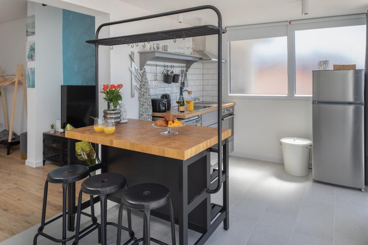 Apartments Left & Right With Jacuzzi, 4 Stars Makarska Extérieur photo
